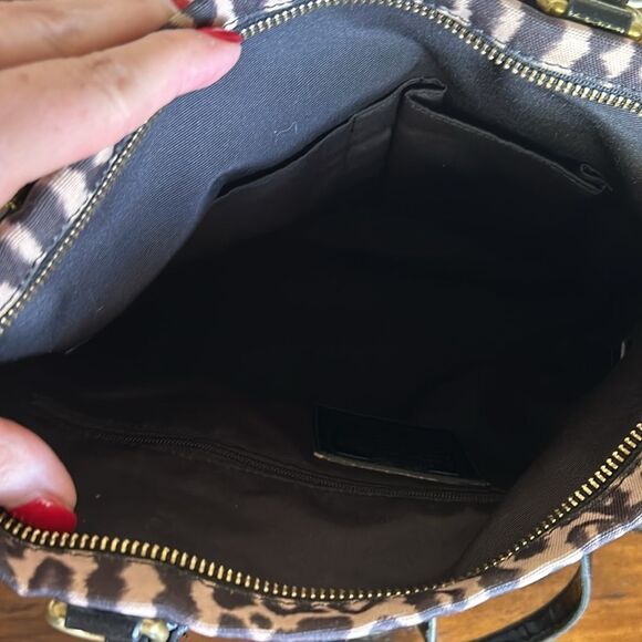 Coach bag and matching wristlet cute bundle - Picture 12 of 17